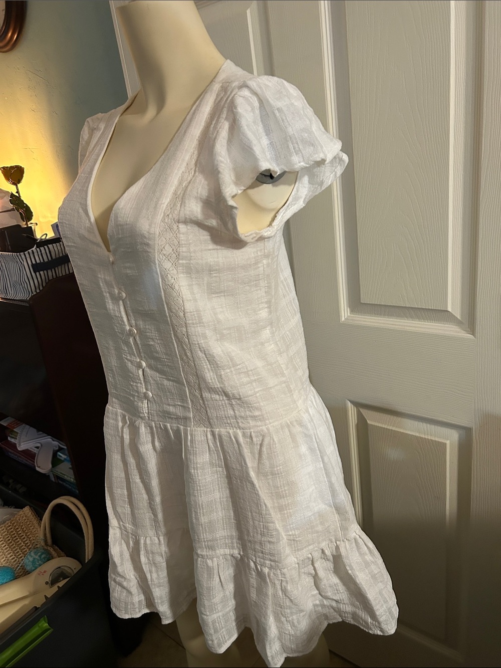 Gianni Bini White Cotton Tiered V-Neck Mini Dress - Picture 3 of 10